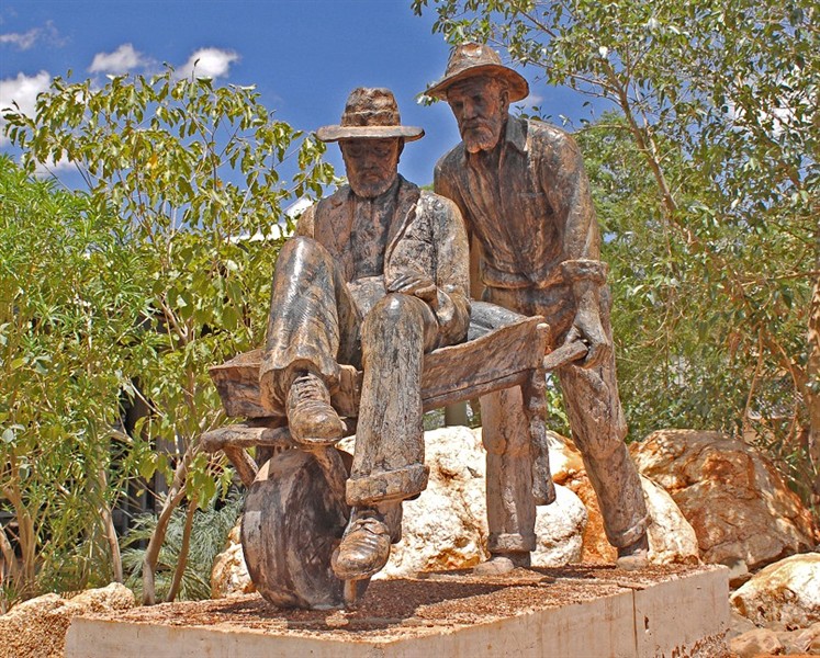 Halls Creek Statues