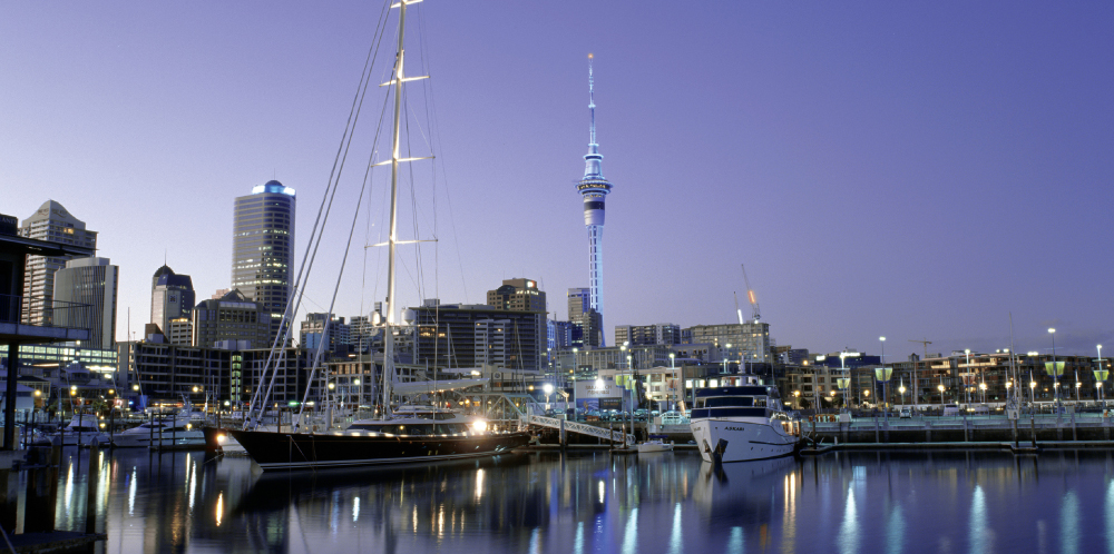 Auckland-Harbour-at-night