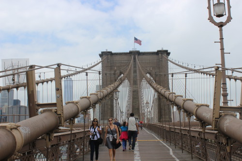 Walk across Brooklyn Bridge